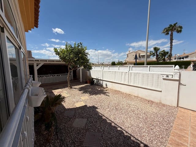 3 soveværelse Rækkehus til salg i Playa Flamenca, Orihuela med swimmingpool garage - € 209.000 (Ref: 9823204)