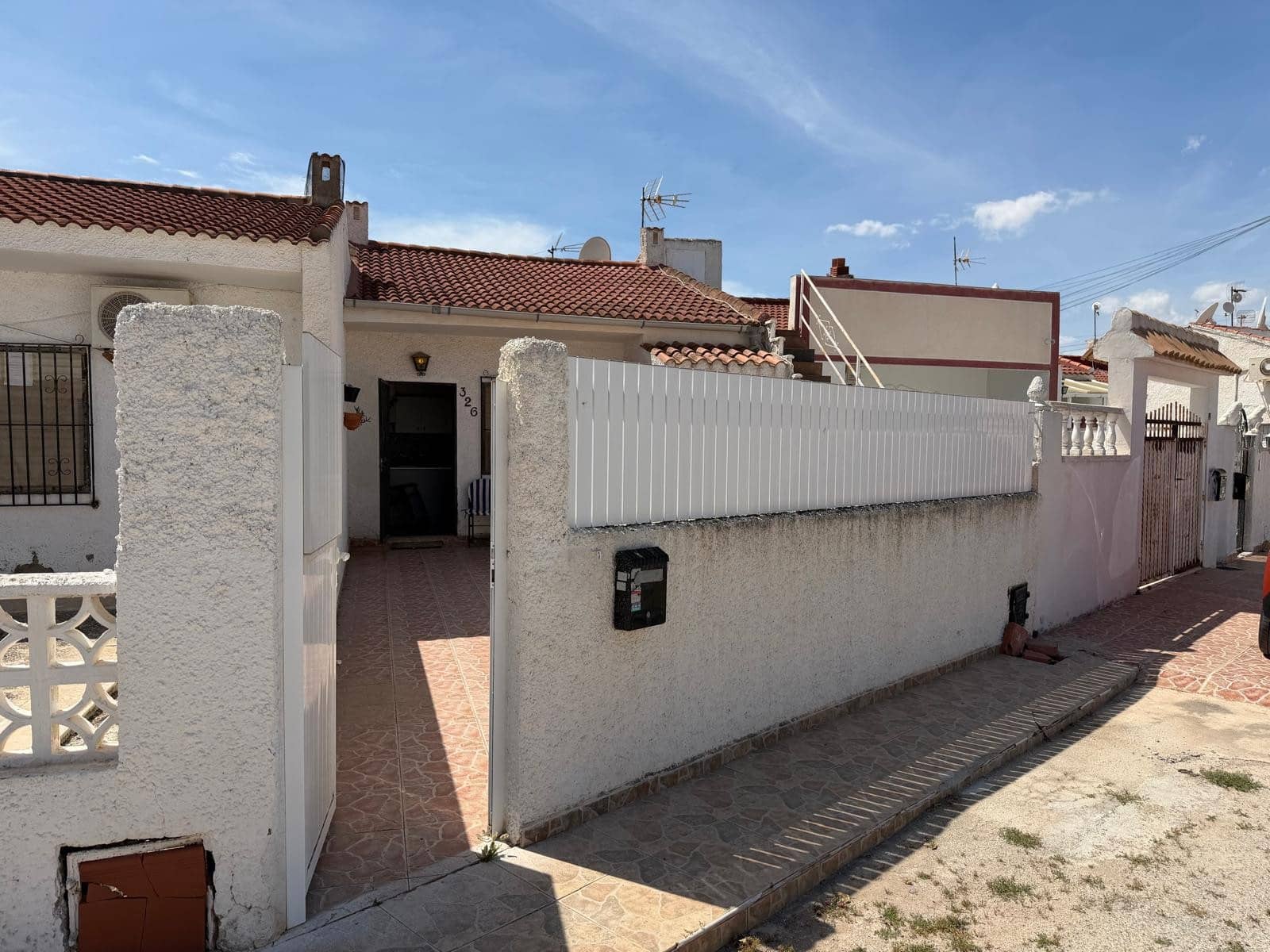 2 bedroom Terraced Villa for sale in La Torreta - € 89,750 (Ref: 9833026)