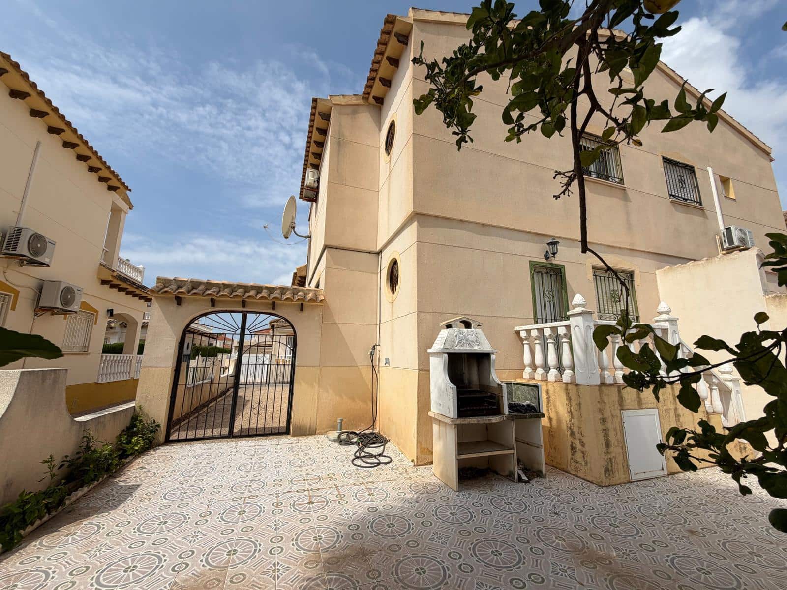 3 chambre Villa/Maison à vendre à Playa Flamenca avec piscine garage - 269 900 € (Ref: 9883693)
