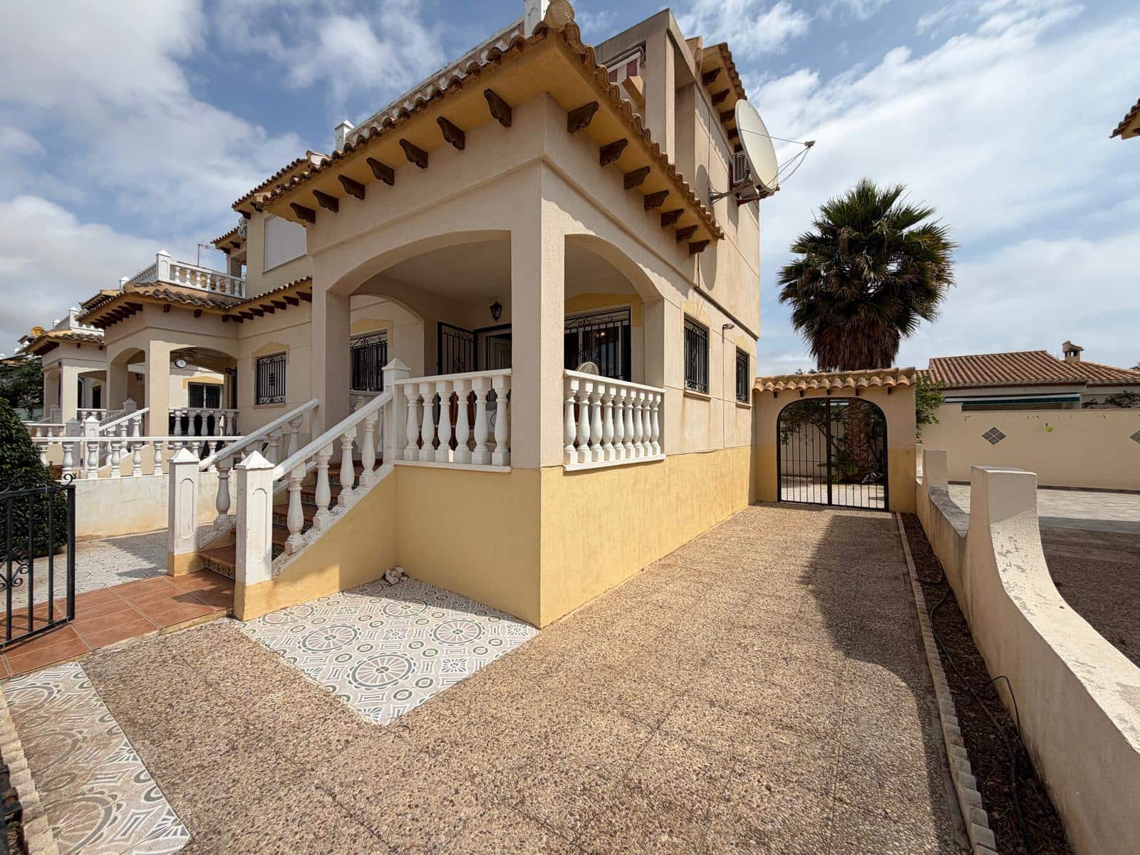 3 chambre Villa/Maison à vendre à Playa Flamenca avec piscine garage - 269 900 € (Ref: 9883693)