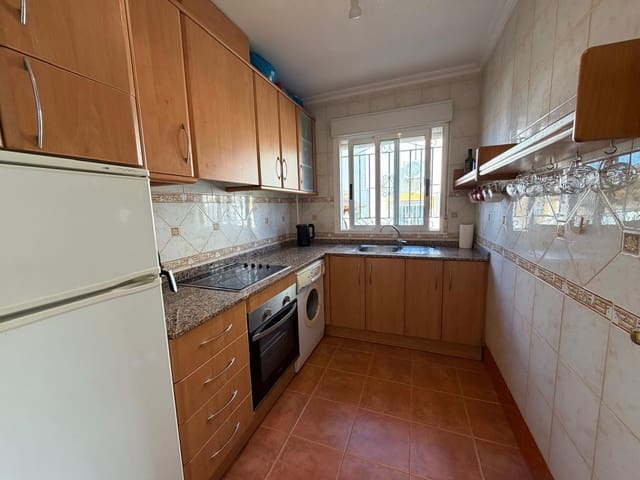 3 makuuhuone Huvila myytävänä paikassa Playa Flamenca, Orihuela mukana uima-altaan 
autotalli - 269 900 € (Ref: 9883693)