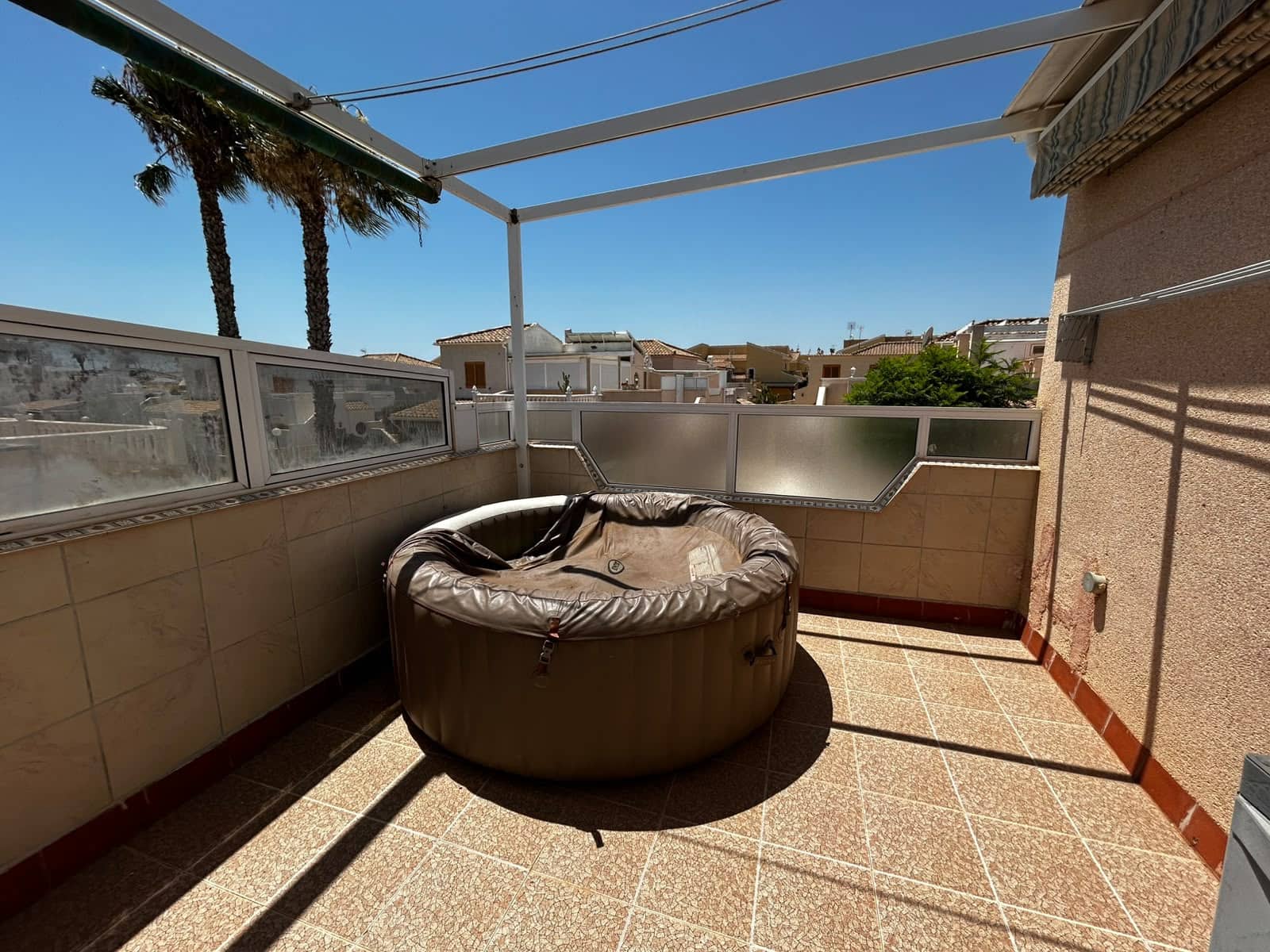 3 soveværelse Rækkehus til salg i Playa Flamenca med swimmingpool - € 274.000 (Ref: 9956338)