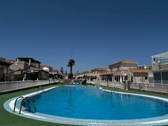 4 camera da letto Villetta a Schiera in vendita in Playa Flamenca, Orihuela con piscina - 274.000 € (Rif: 9956338)