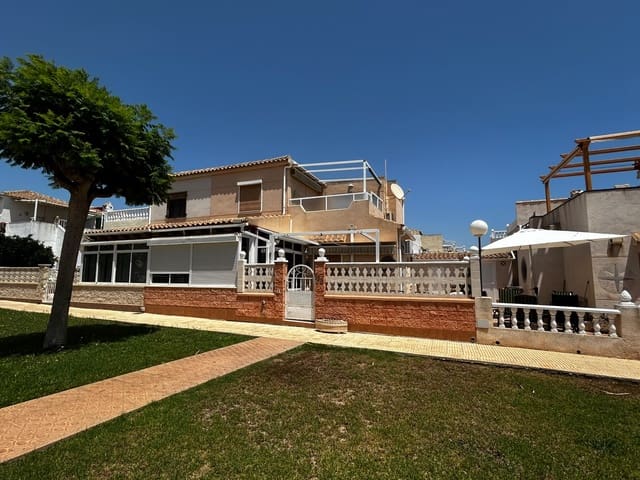 4 camera da letto Villetta a Schiera in vendita in Playa Flamenca, Orihuela con piscina - 274.000 € (Rif: 9956338)