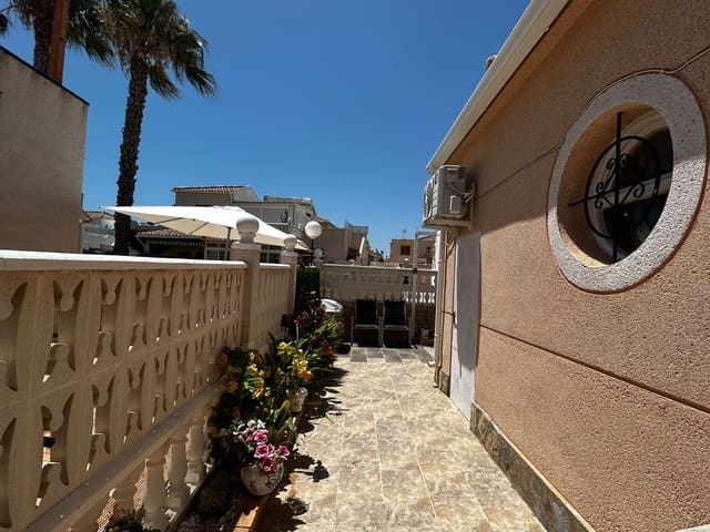 4 camera da letto Villetta a Schiera in vendita in Playa Flamenca, Orihuela con piscina - 274.000 € (Rif: 9956338)