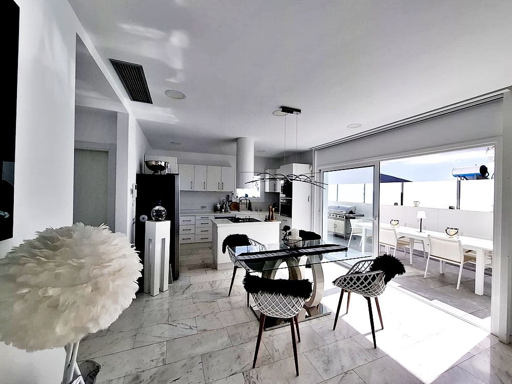 3 slaapkamer Villa te koop in Costa Adeje met zwembad garage - € 1.490.000 (Ref: 10034274)