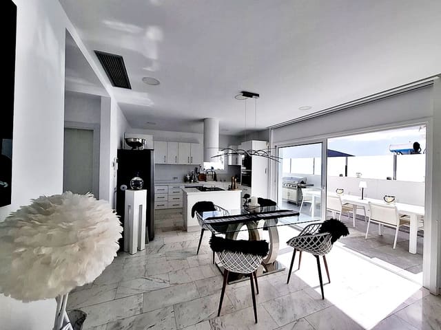 3 slaapkamer Villa te koop in La Caldera, Adeje met zwembad garage - € 1.490.000 (Ref: 10034274)