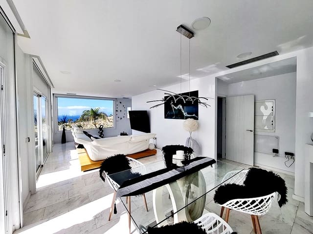 3 slaapkamer Villa te koop in La Caldera, Adeje met zwembad garage - € 1.490.000 (Ref: 10034274)