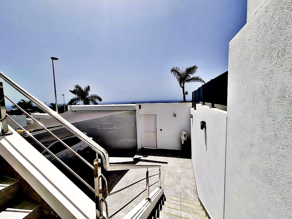 3 slaapkamer Villa te koop in Costa Adeje met zwembad garage - € 1.490.000 (Ref: 10034274)