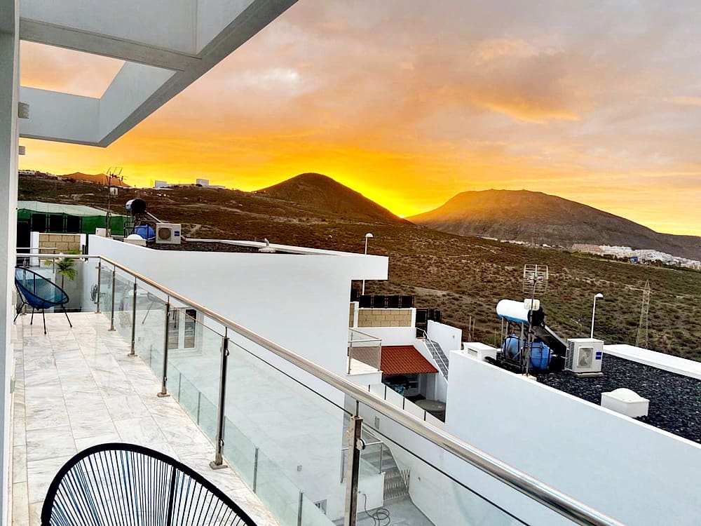 3 slaapkamer Villa te koop in Costa Adeje met zwembad garage - € 1.490.000 (Ref: 10034274)