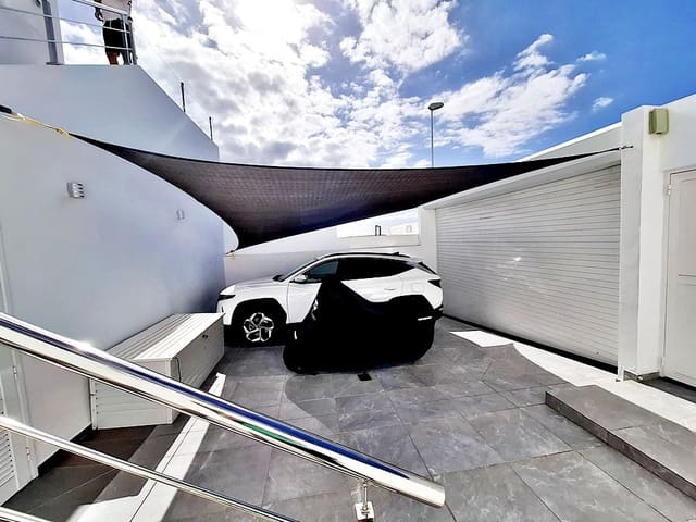 3 slaapkamer Villa te koop in La Caldera, Adeje met zwembad garage - € 1.490.000 (Ref: 10034274)