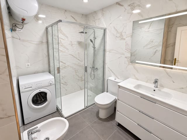 1 makuuhuone Huoneisto myytävänä paikassa Playa Paraiso, Adeje mukana uima-altaan - 217 000 € (Ref: 10095621)