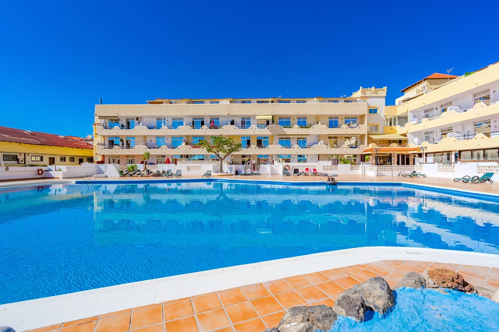 1 sovrum Lägenhet till salu i Playa Paraiso med pool - 217 000 € (Ref: 10095621)