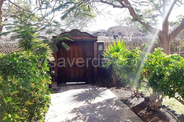 9 soveværelse Villa til salg i Las Rosas (Las Galletas), Arona med swimmingpool garage - € 1.350.000 (Ref: 6528177)