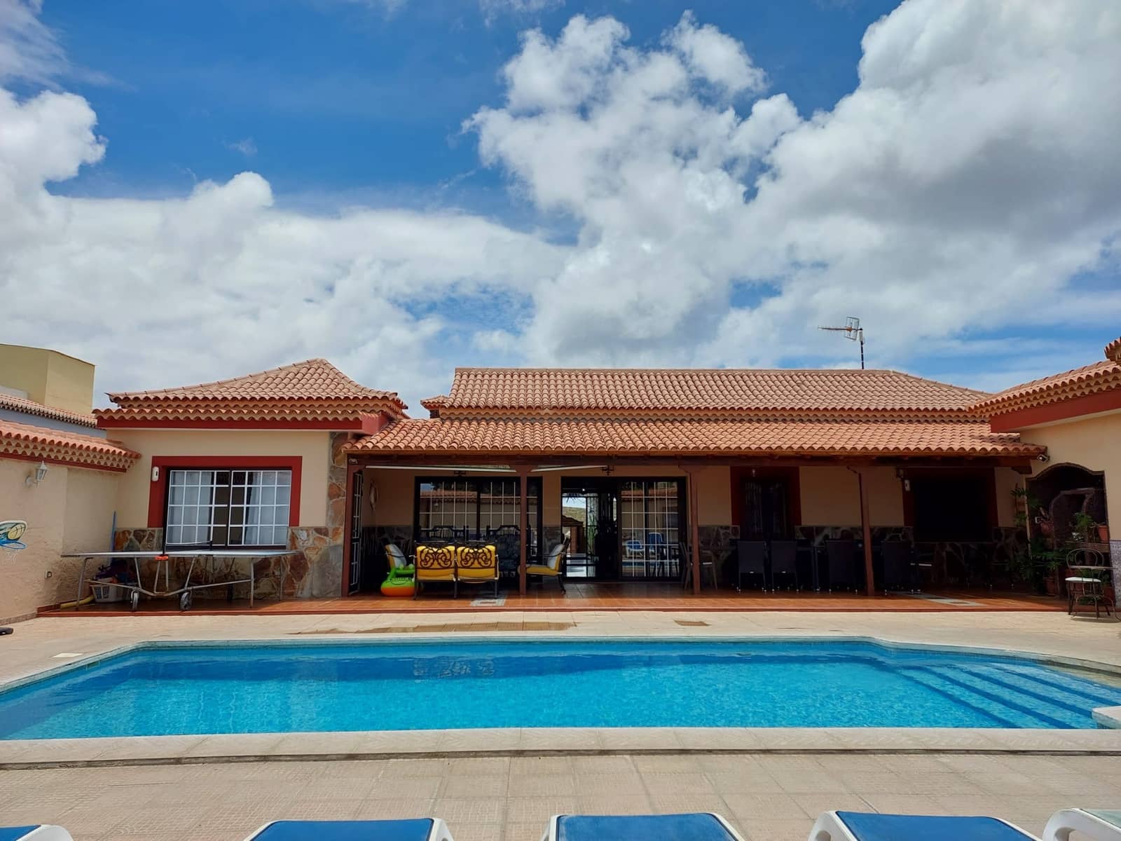 9 soveværelse Villa til salg i Las Rosas (Las Galletas) med swimmingpool garage - € 1.350.000 (Ref: 6528177)