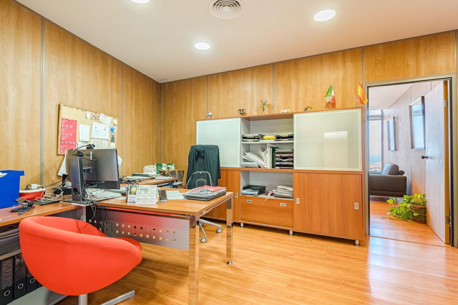 Kontor til salg i San Eugenio med garage - € 1.100.000 (Ref: 7462344)