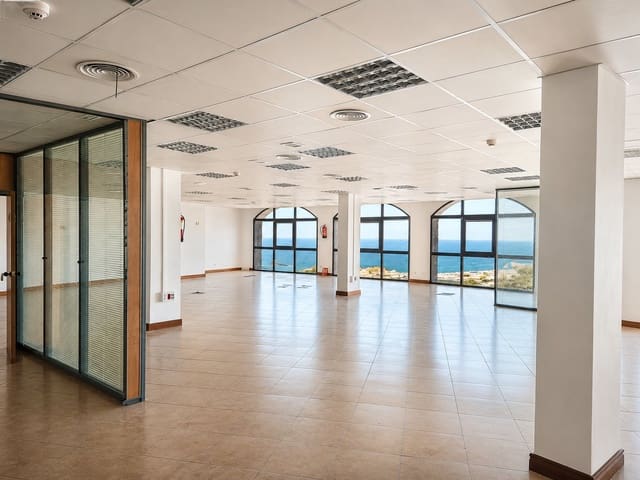 Local Comercial en San Eugenio, Adeje en venta con garaje - 1.100.000 € (Ref: 7462344)