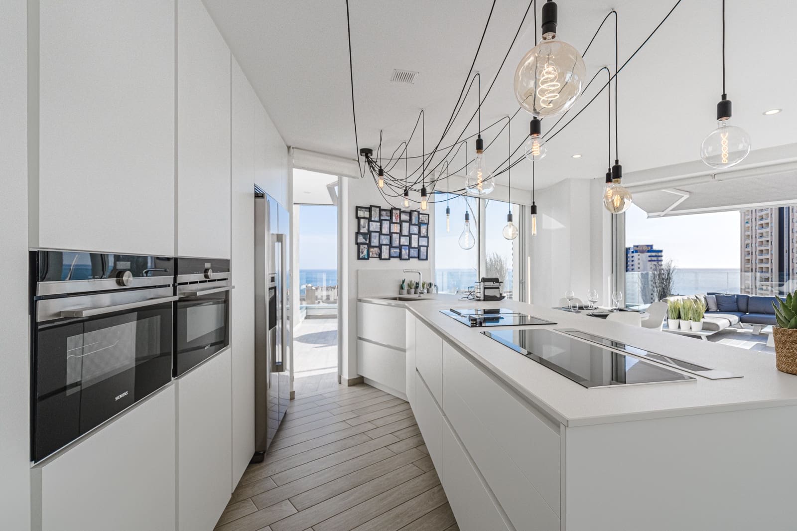 2 sypialnia Apartament na sprzedaż w Costa Adeje z basenem garażem - 1 600 000 € (Ref: 8782123)