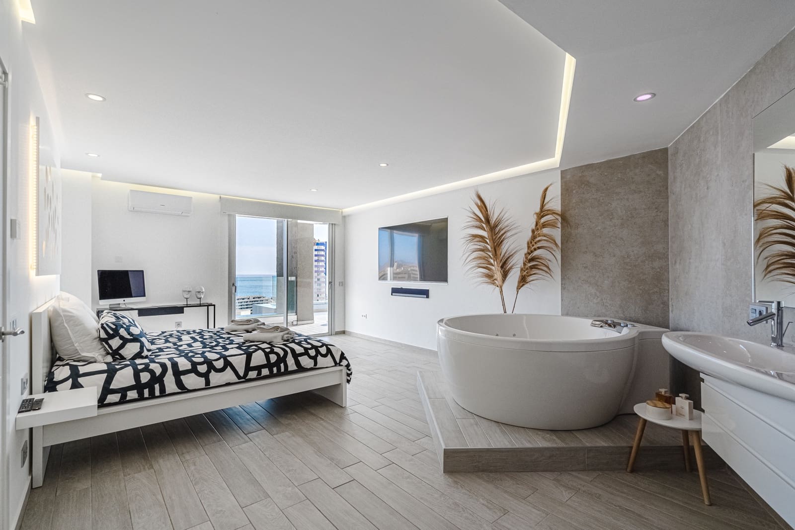 2 sypialnia Apartament na sprzedaż w Costa Adeje z basenem garażem - 1 600 000 € (Ref: 8782123)