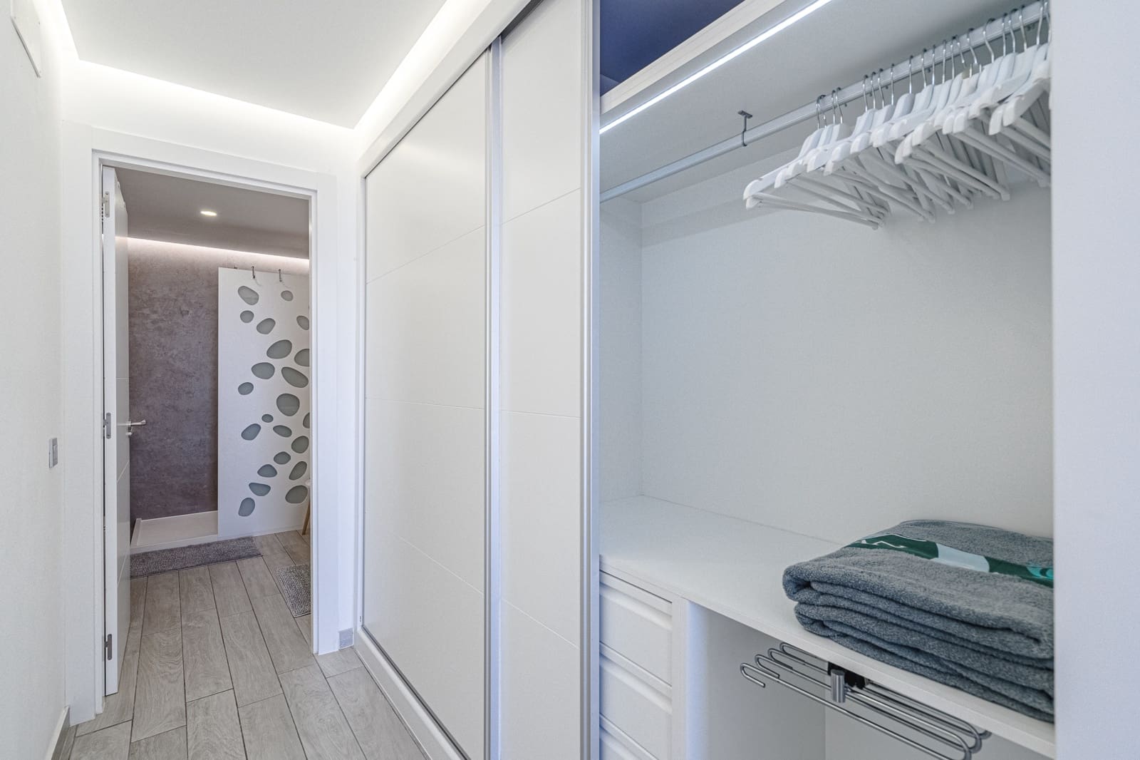 2 sypialnia Apartament na sprzedaż w Costa Adeje z basenem garażem - 1 600 000 € (Ref: 8782123)