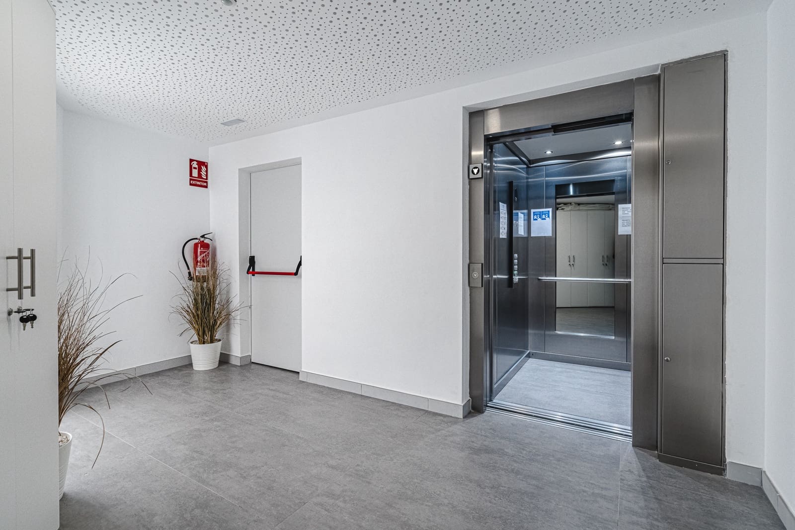 2 sypialnia Apartament na sprzedaż w Costa Adeje z basenem garażem - 1 600 000 € (Ref: 8782123)