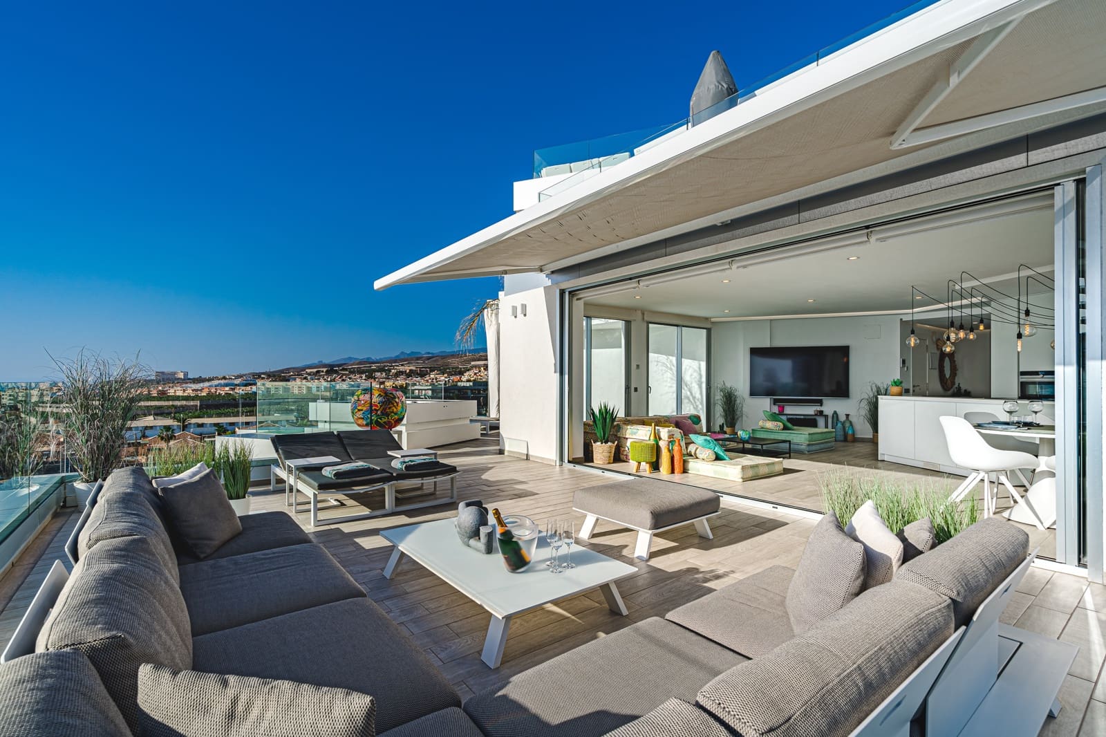 2 sypialnia Apartament na sprzedaż w Costa Adeje z basenem garażem - 1 600 000 € (Ref: 8782123)