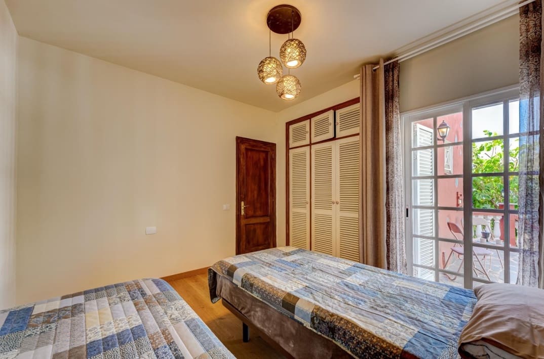 4 sypialnia Willa na sprzedaż w El Sauzal z basenem garażem - 900 000 € (Ref: 8936281)