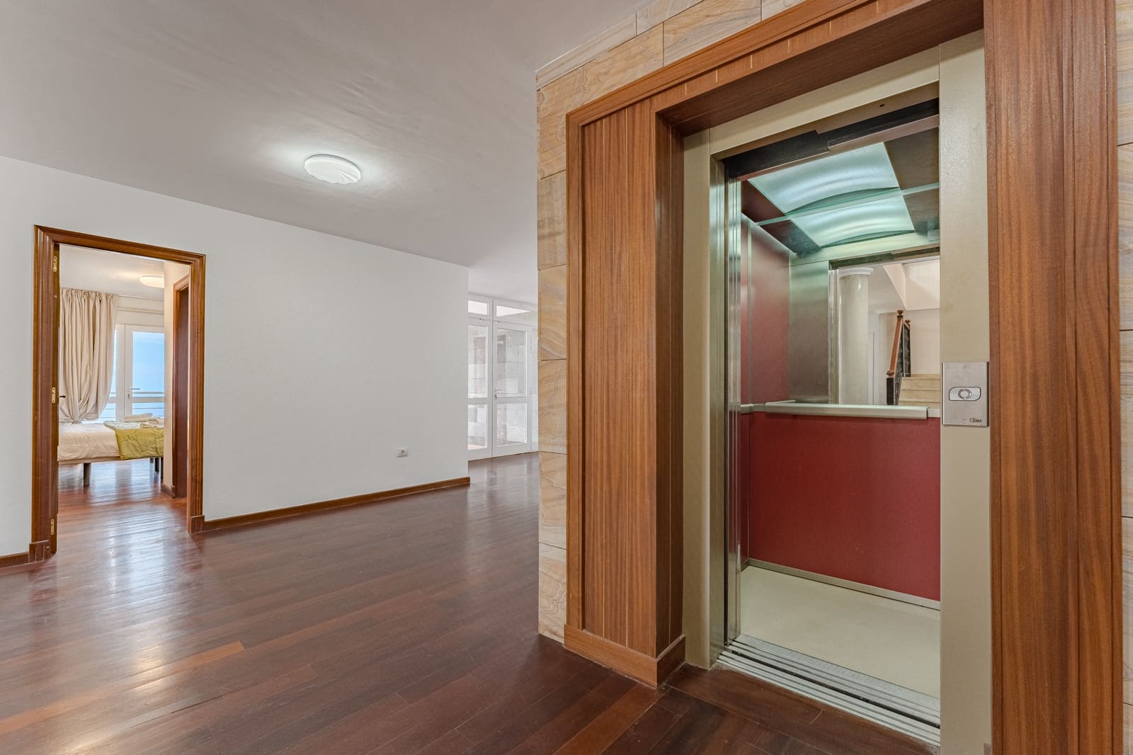 6 soveværelse Villa til salg i El Sauzal med garage - € 2.800.000 (Ref: 8952287)