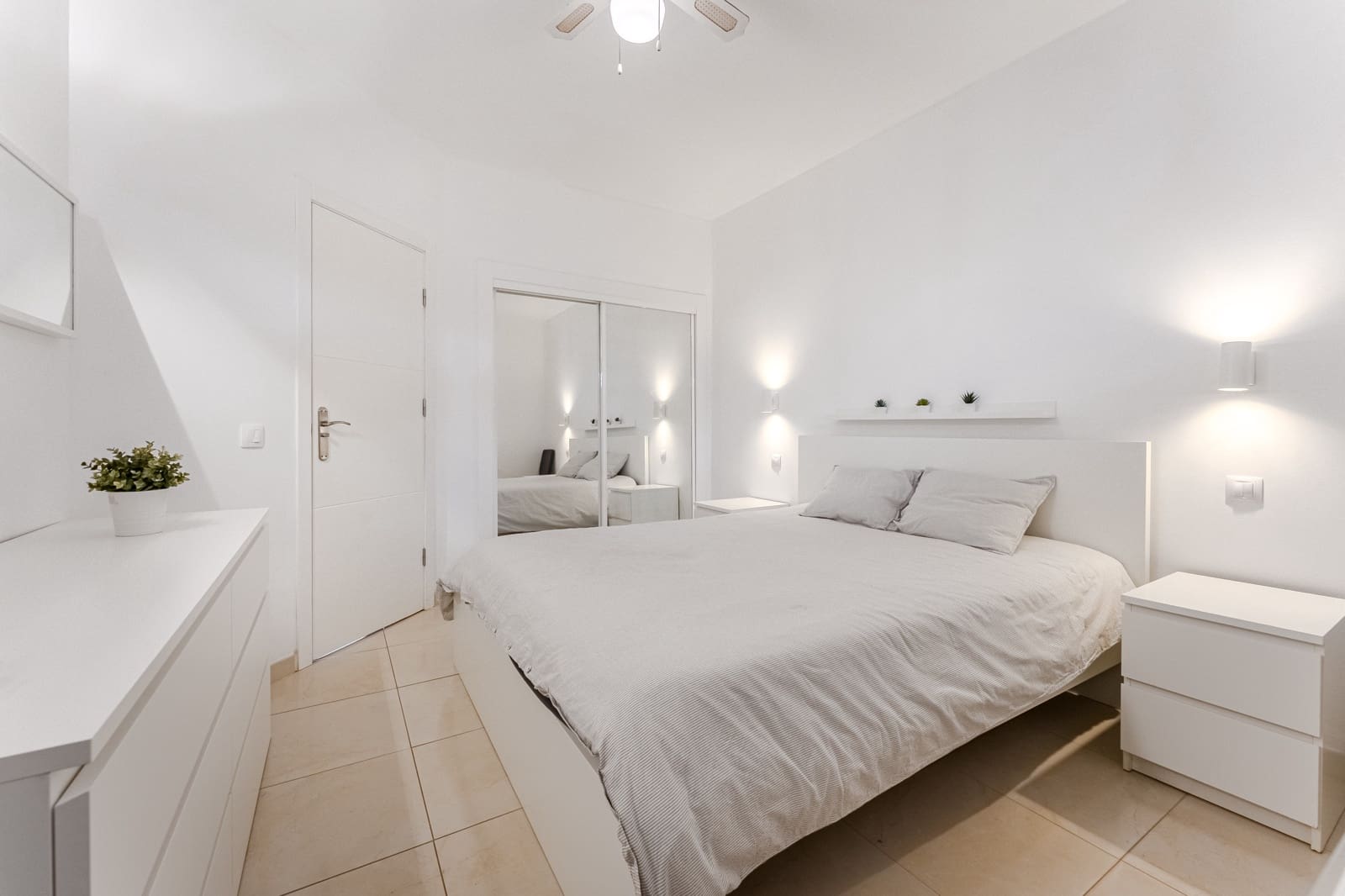 1 soverom Leilighet til salgs i Playa Paraiso med svømmebasseng - € 274 000 (Ref: 9267764)