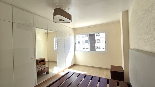 2 quarto Apartamento para venda em Los Cristianos, Arona com piscina - 369 000 € (Ref: 9409875)