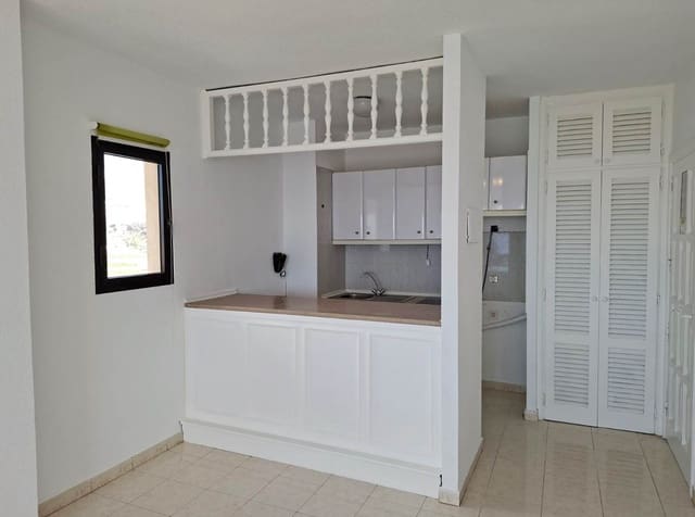1 slaapkamer Appartement te koop in Playa Paraiso, Adeje met zwembad - € 263.000 (Ref: 9438398)