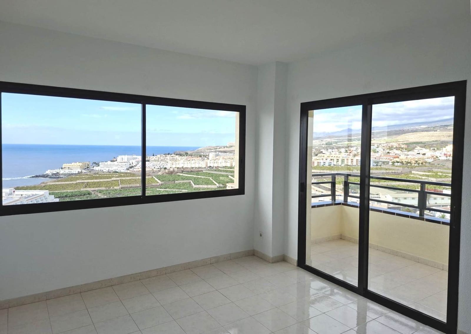 1 bedroom Apartment for sale in Playa Paraiso with pool - € 263,000 (Ref: 9438398)
