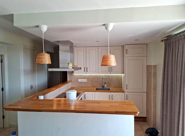 3 quarto Apartamento para venda em Los Cristianos, Arona com piscina garagem - 550 000 € (Ref: 9467603)