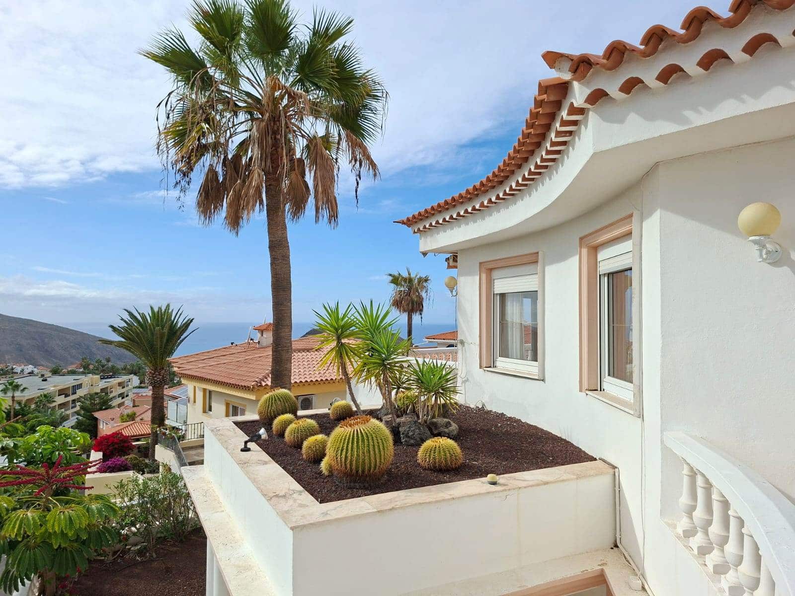 Chalet de 3 habitaciones en Chayofa en venta con piscina garaje - 900.000 € (Ref: 9674740)