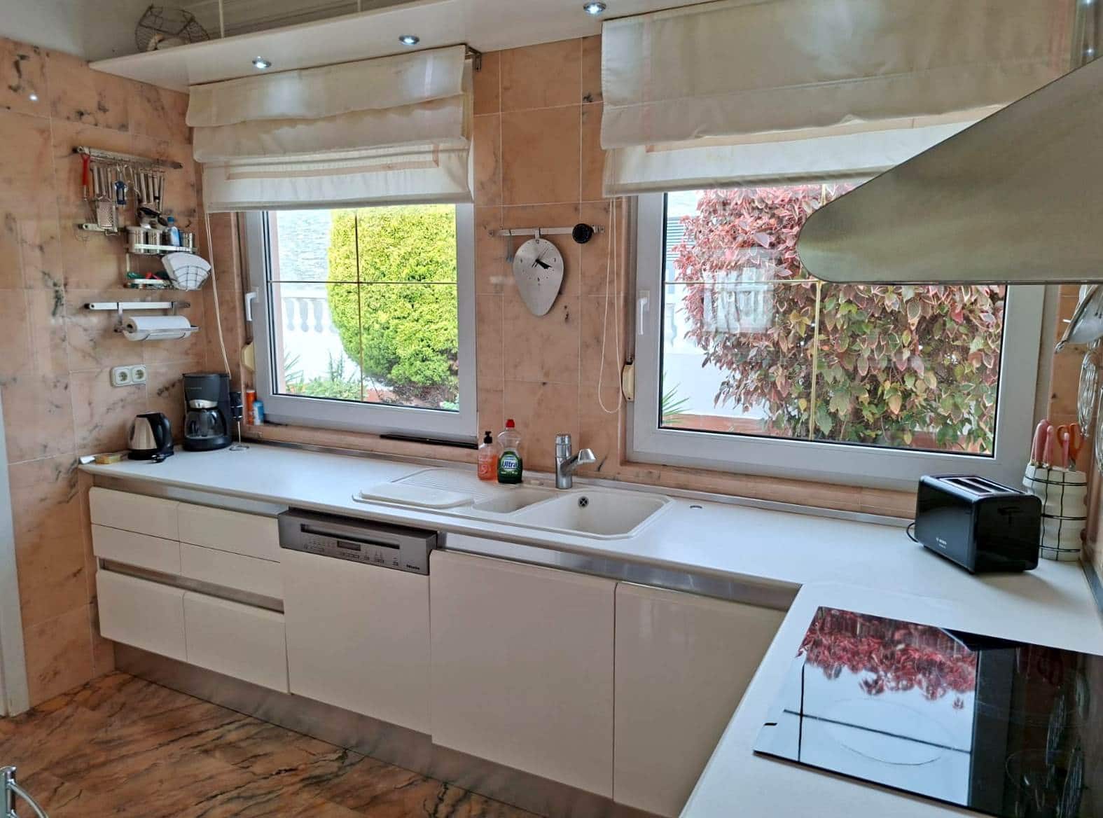 Chalet de 3 habitaciones en Chayofa en venta con piscina garaje - 900.000 € (Ref: 9674740)