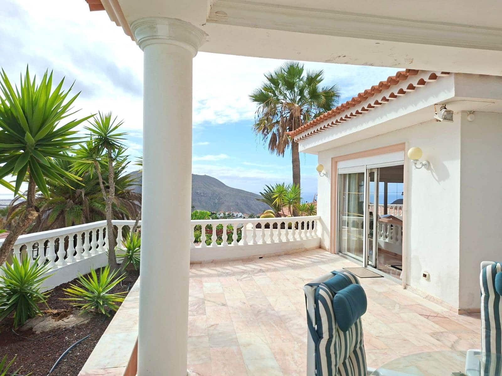 Chalet de 3 habitaciones en Chayofa en venta con piscina garaje - 900.000 € (Ref: 9674740)