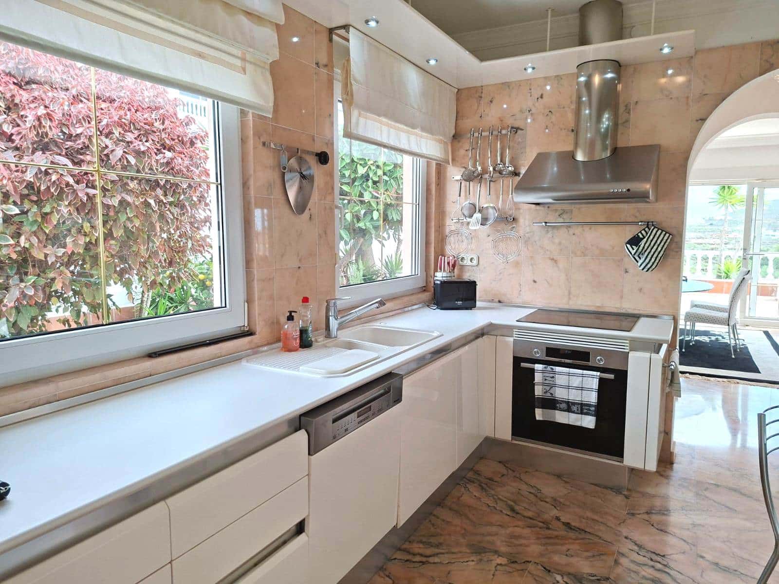 Chalet de 3 habitaciones en Chayofa en venta con piscina garaje - 900.000 € (Ref: 9674740)