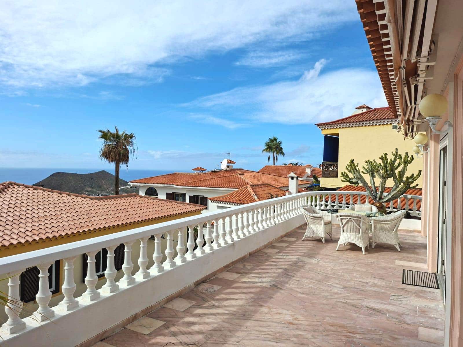 Chalet de 3 habitaciones en Chayofa en venta con piscina garaje - 900.000 € (Ref: 9674740)