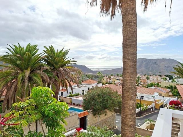 Chalet de 3 habitaciones en Chayofa, Arona en venta con piscina garaje - 900.000 € (Ref: 9674740)