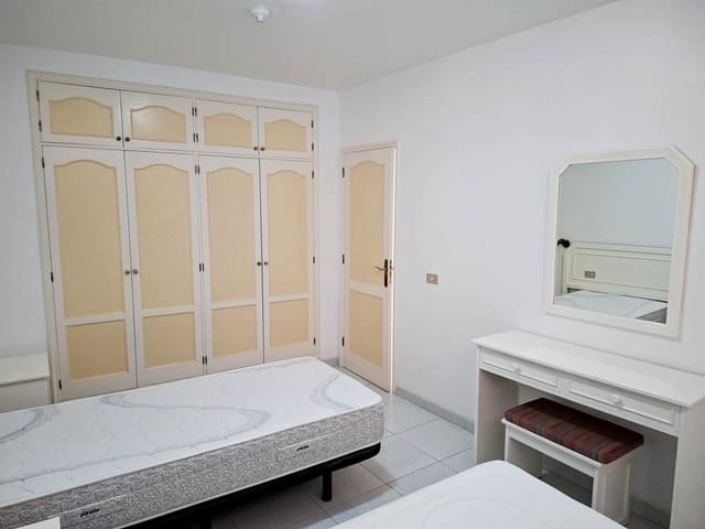 1 quarto Apartamento para venda em Playa Paraiso, Adeje com piscina - 260 000 € (Ref: 9789670)