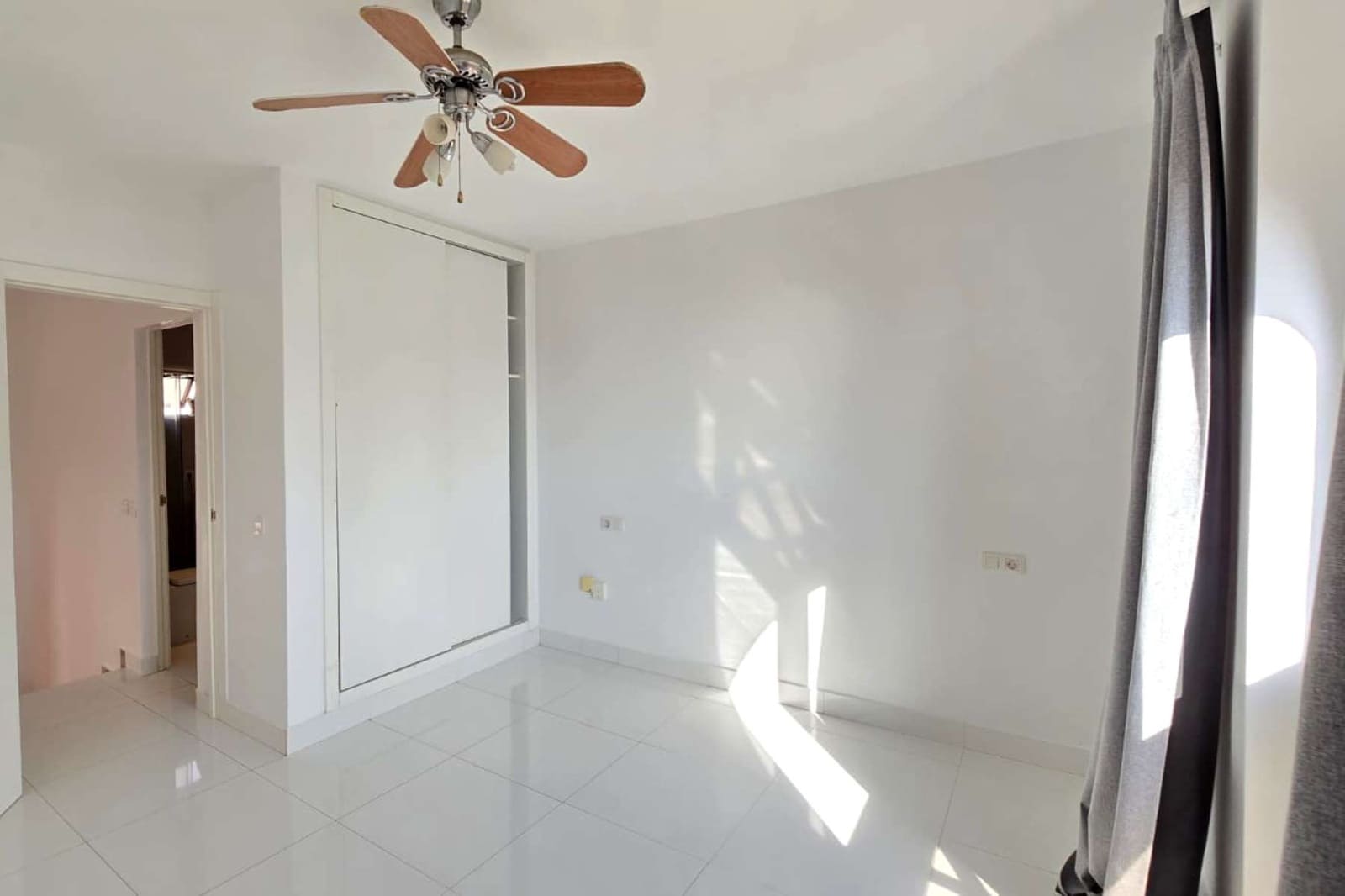 1 bedroom Apartment for sale in Costa Adeje - € 240,000 (Ref: 9848235)