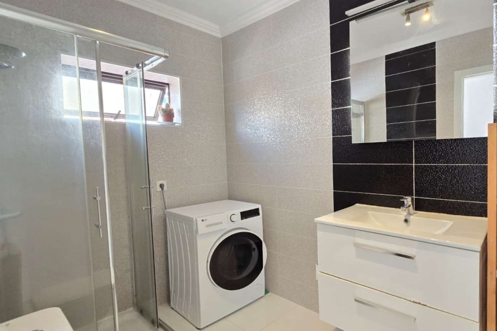 1 bedroom Apartment for sale in Costa Adeje - € 240,000 (Ref: 9848235)