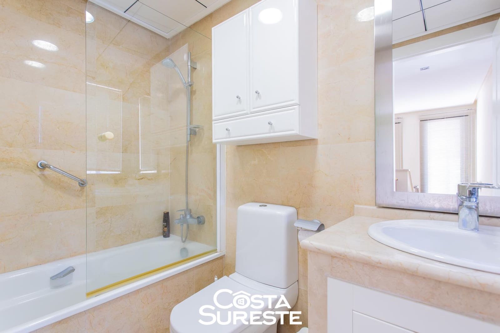 Apartamento de 2 habitaciones en Roda en venta con piscina - 290.000 € (Ref: 10184200)