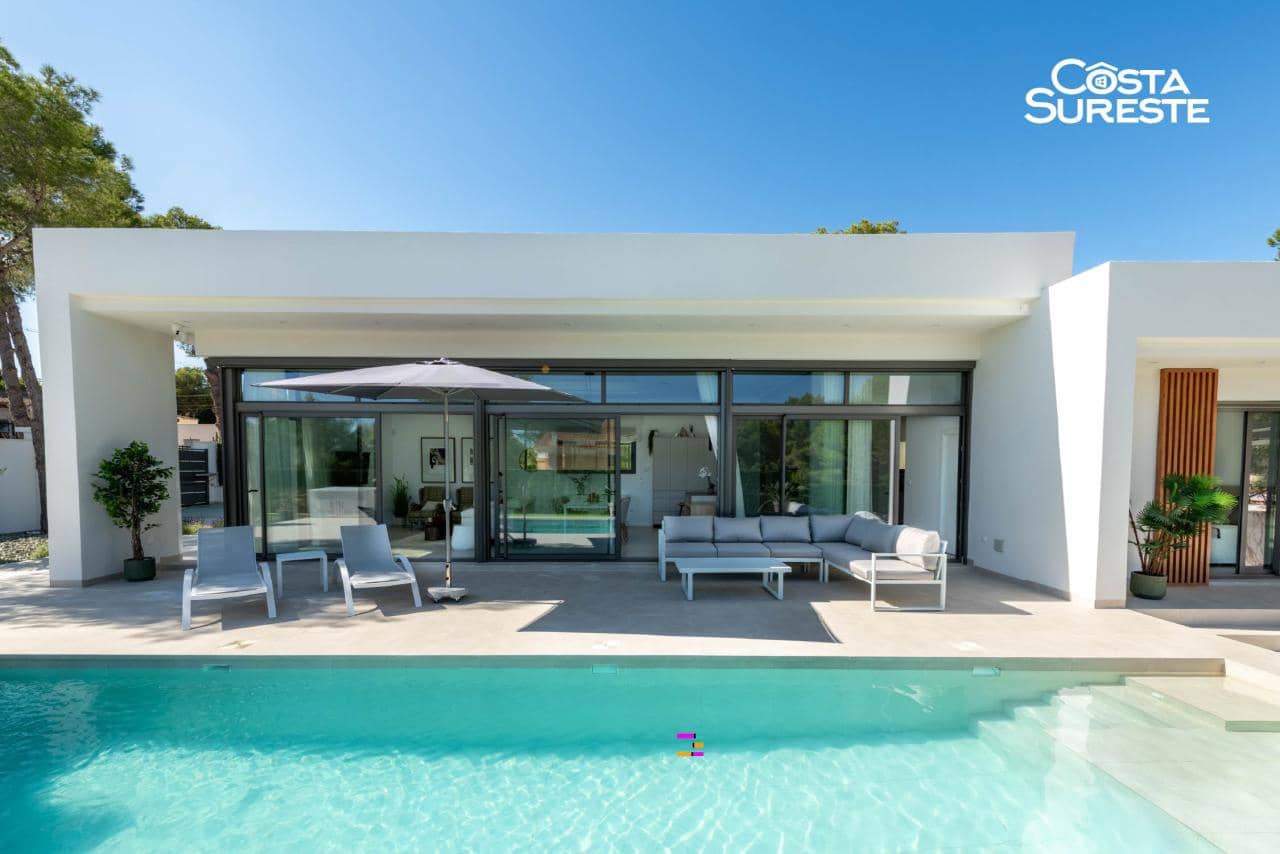 3 bedroom Villa for sale in Pilar de la Horadada - € 825,000 (Ref: 9841139)