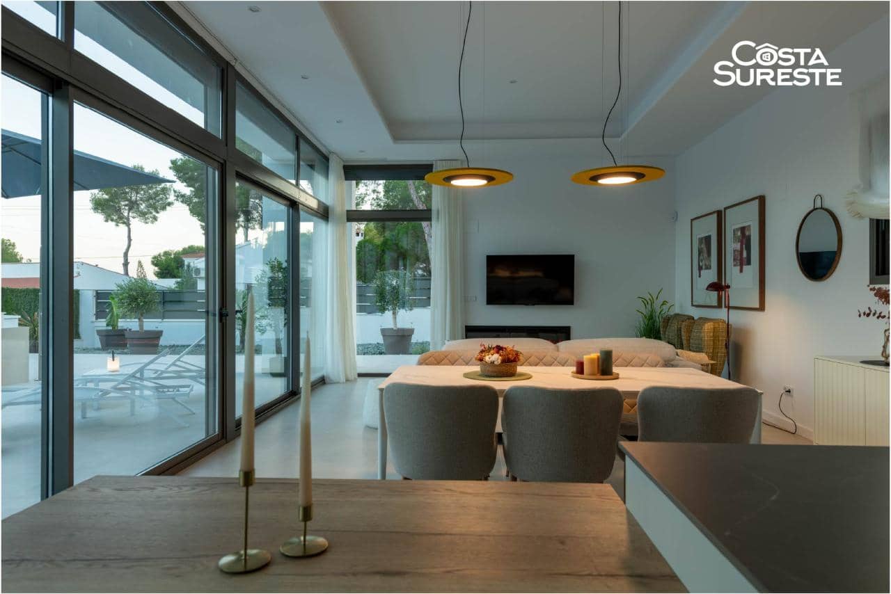 3 bedroom Villa for sale in Pilar de la Horadada - € 825,000 (Ref: 9841139)