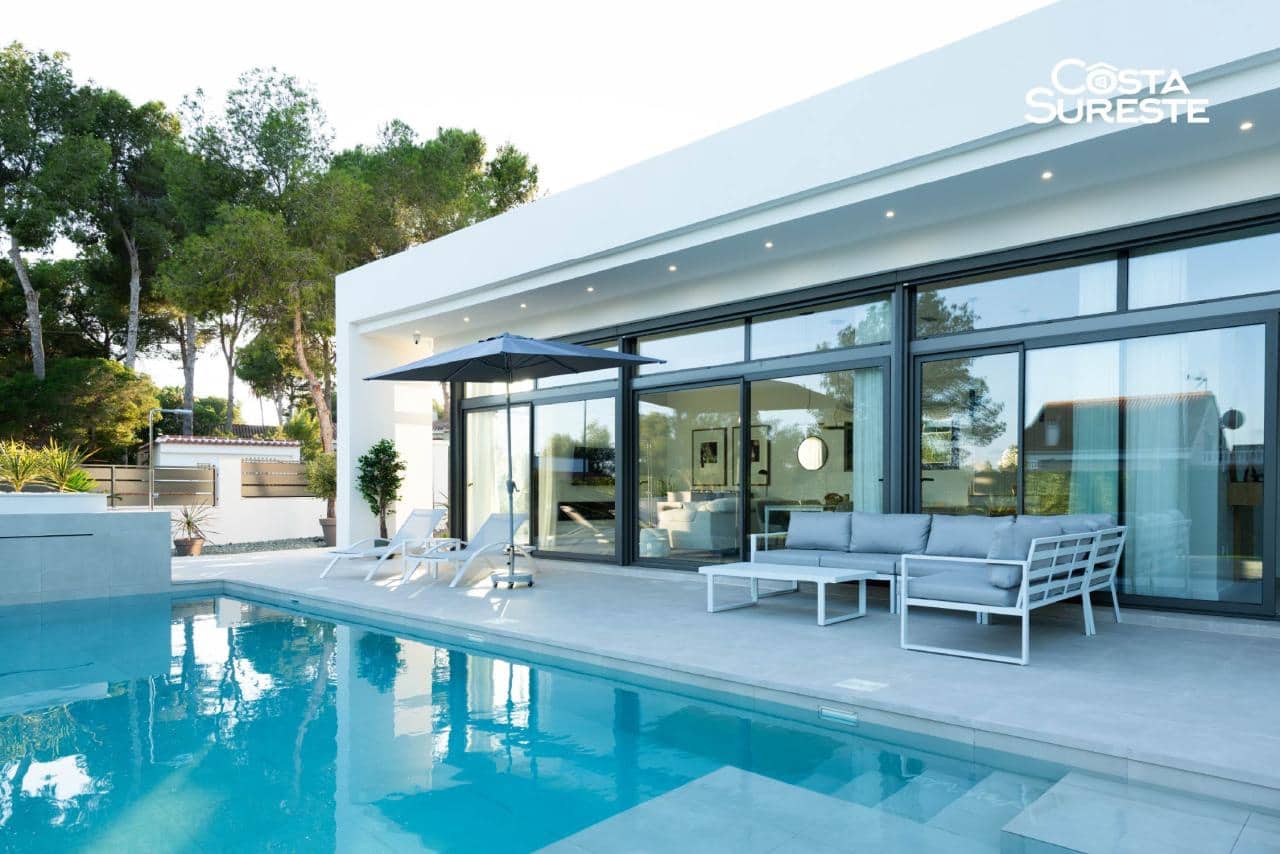 3 bedroom Villa for sale in Pilar de la Horadada - € 825,000 (Ref: 9841139)