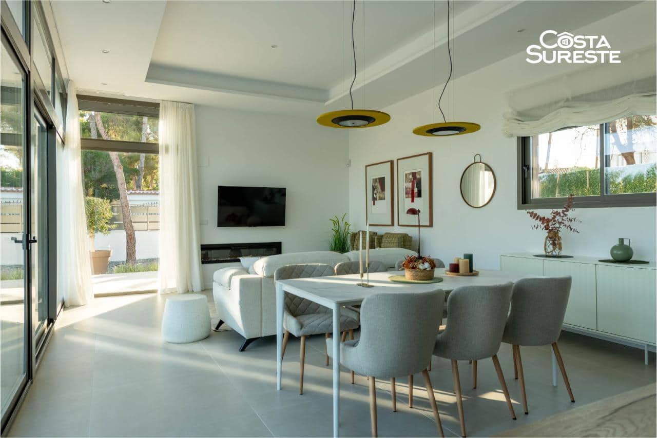 3 bedroom Villa for sale in Pilar de la Horadada - € 825,000 (Ref: 9841139)
