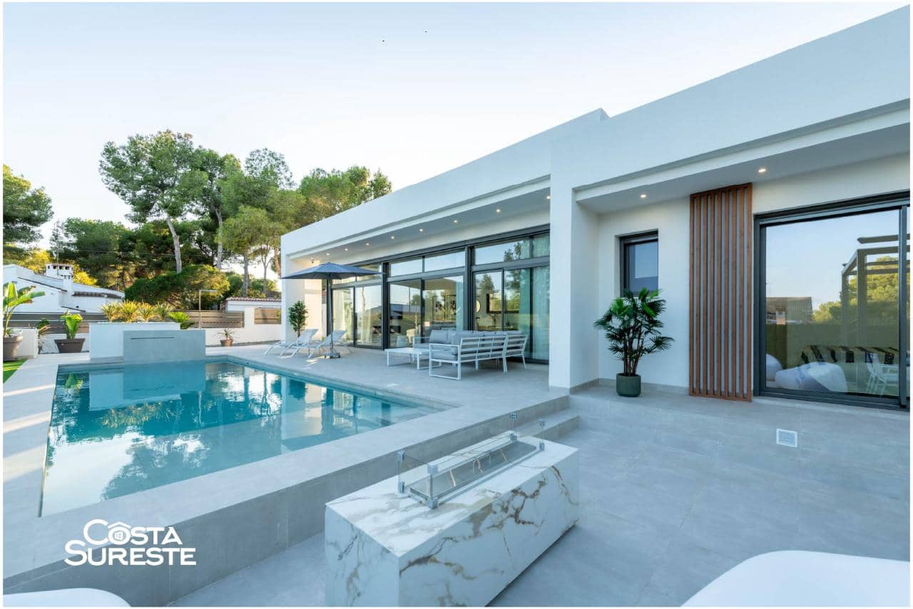 3 bedroom Villa for sale in Pilar de la Horadada - € 825,000 (Ref: 9841139)