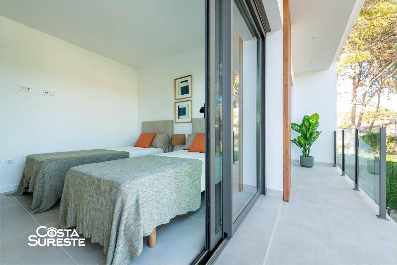 3 bedroom Villa for sale in Pilar de la Horadada - € 825,000 (Ref: 9841139)