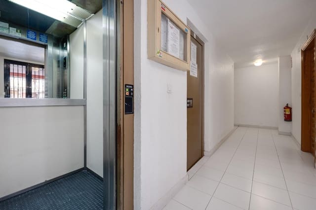 1 chambre Studio à vendre à Torrevieja - 78 500 € (Ref: 10043041)